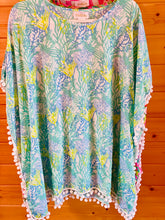 Load image into Gallery viewer, Pom Pom Beach Cover Up