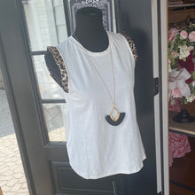 Load image into Gallery viewer, KNIT SLEEVELESS LEOPARD TOP