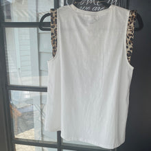 Load image into Gallery viewer, KNIT SLEEVELESS LEOPARD TOP