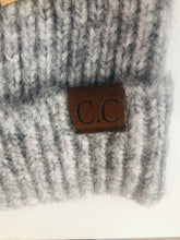 Load image into Gallery viewer, CC POM BEANIE