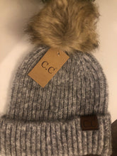 Load image into Gallery viewer, CC POM BEANIE