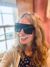 Load image into Gallery viewer, BEVERLY OVERSIZED SUNGLASSES
